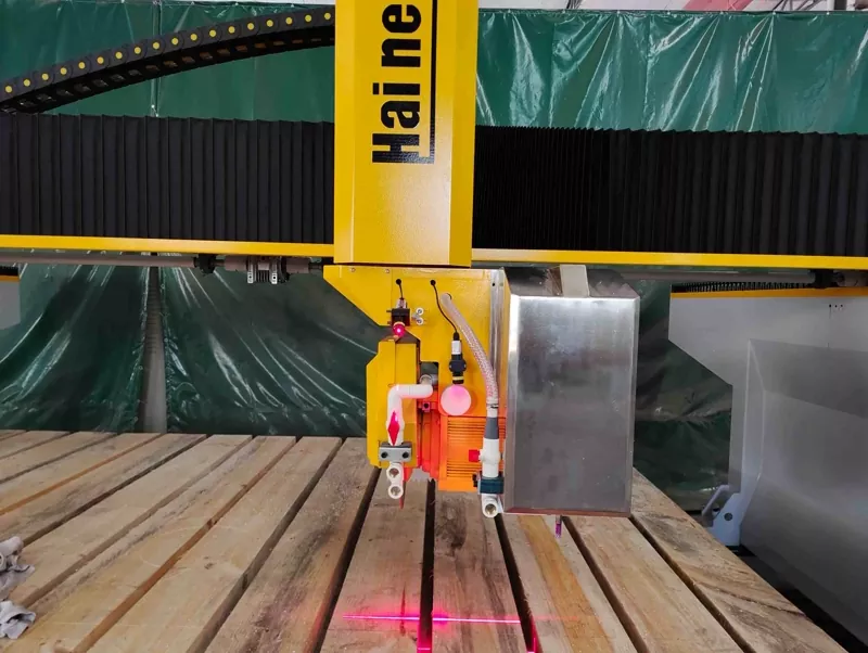 4-Axis CNC Bridge Saw သည် ကျောက်တုံးလုပ်ဆောင်ခြင်းအတွက် ဂိမ်းပြောင်းလဲမှုတစ်ခု အဘယ်ကြောင့်ဖြစ်သည်။
